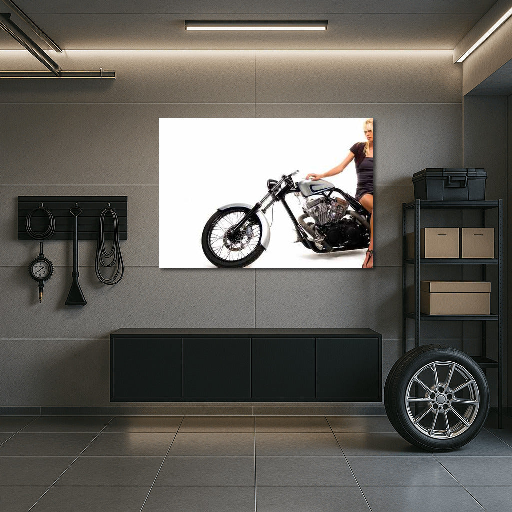 Power and Confidence: A Stylish Motorcycle for Speed Lovers