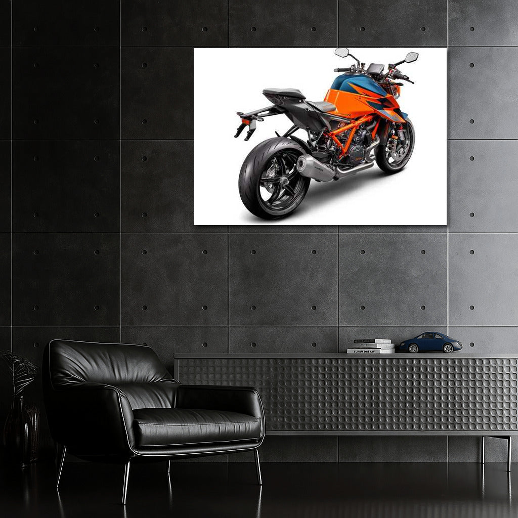 Dynamics and style: KTM 1290 Super Duke in motion