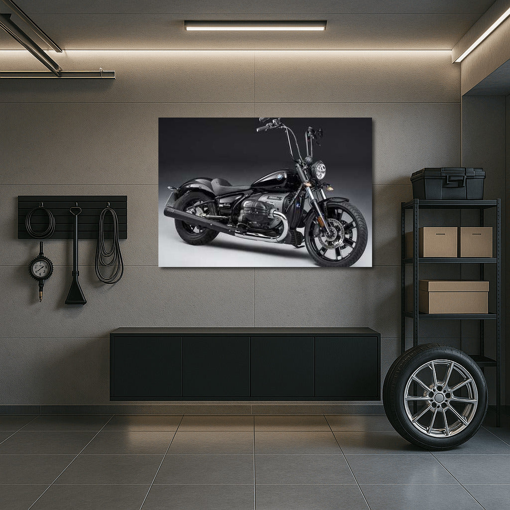 Elegant BMW R18: Dynamics and Style in Your Interior