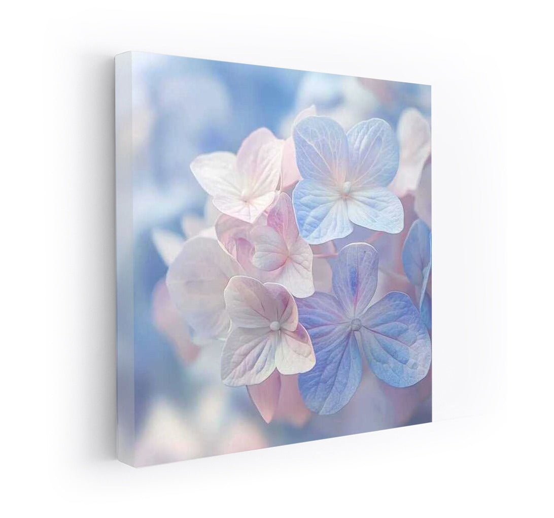 Delicate Hydrangeas: The Magic of Flowers in the Interior