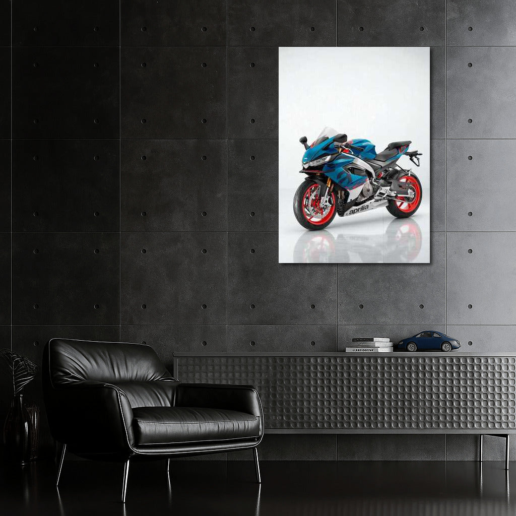 Dynamics and Passion: Aprilia RS660 in the White Garage