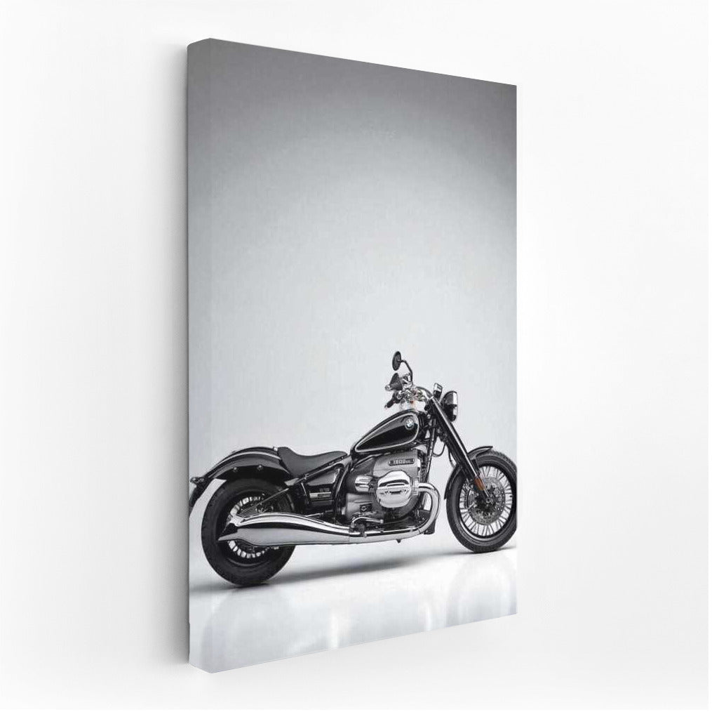 BMW R 18 Aesthetics: Minimalism and Professionalism