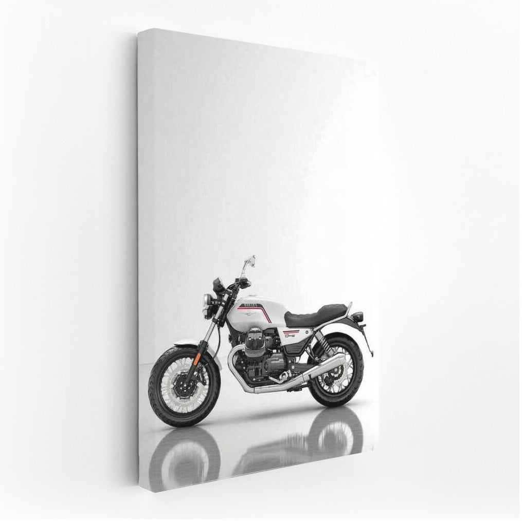 Elegance Moto Guzzi V7: Minimalism and Style