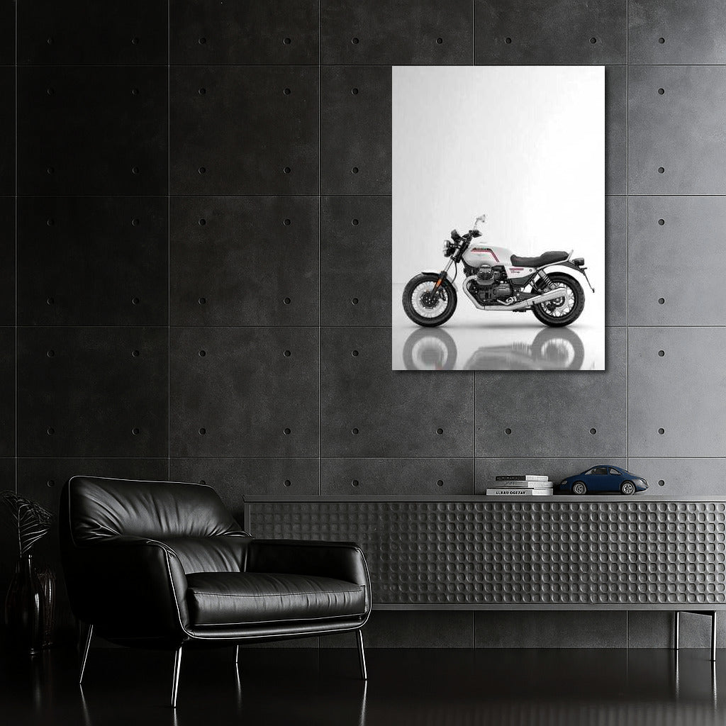 Elegance Moto Guzzi V7: Minimalism and Style