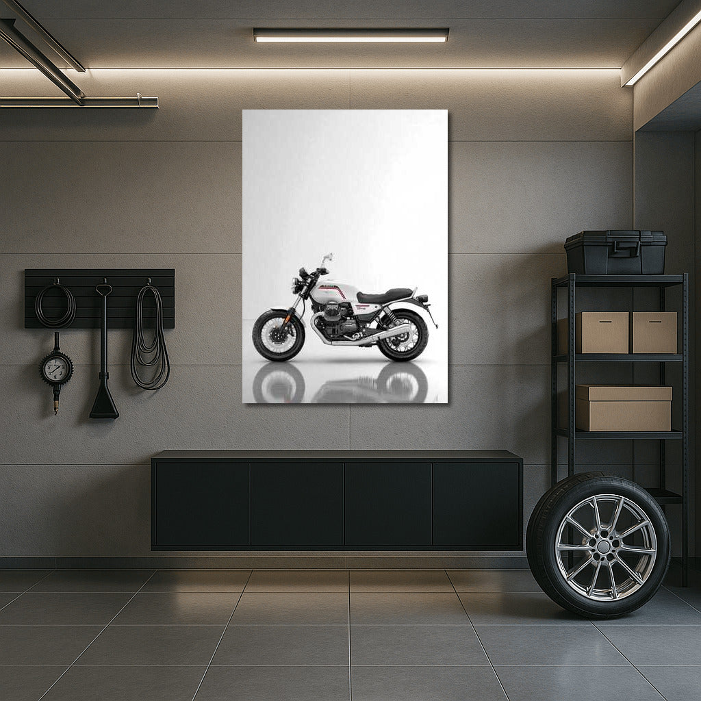 Elegance Moto Guzzi V7: Minimalism and Style