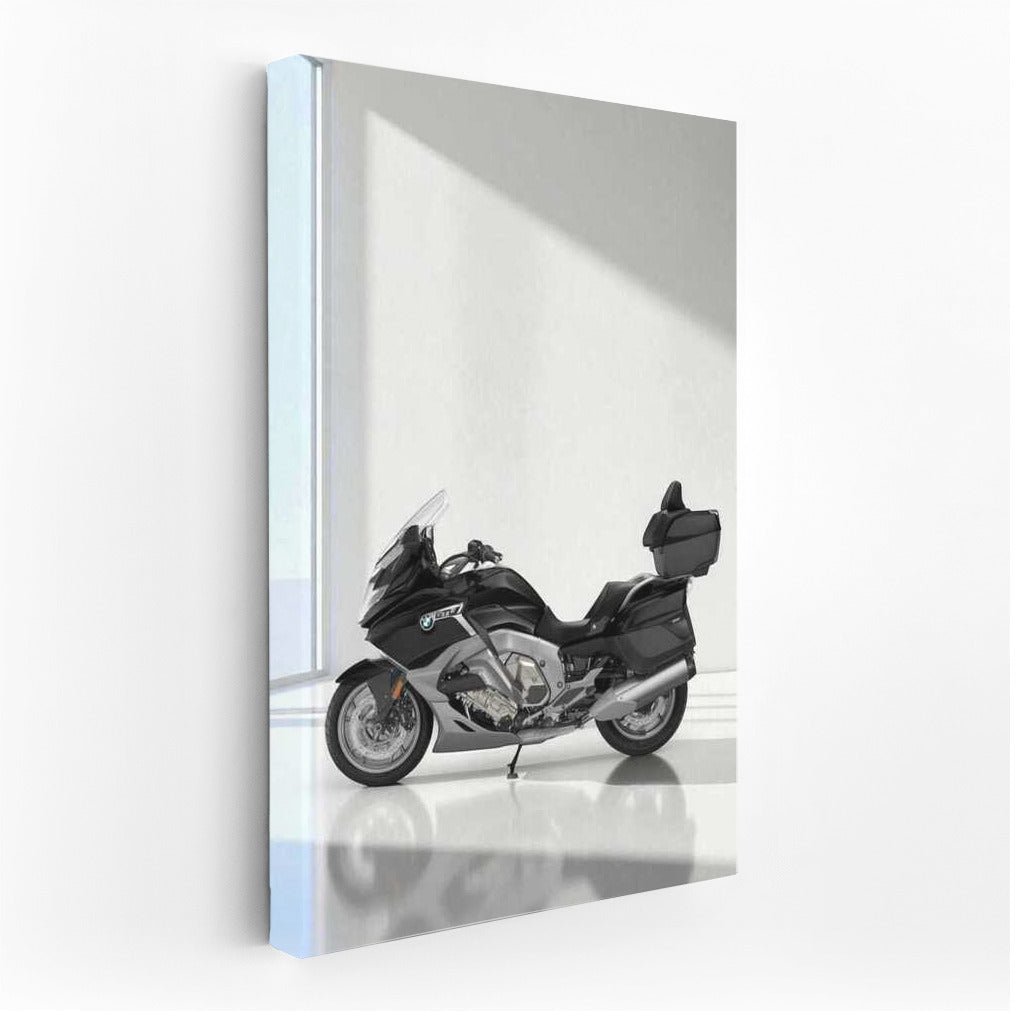 Elegance BMW K 1600 GTL: Minimalism and Power