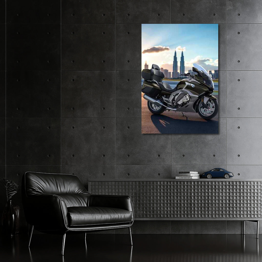 BMW K 1600 GTL: Dynamics on the City Obry