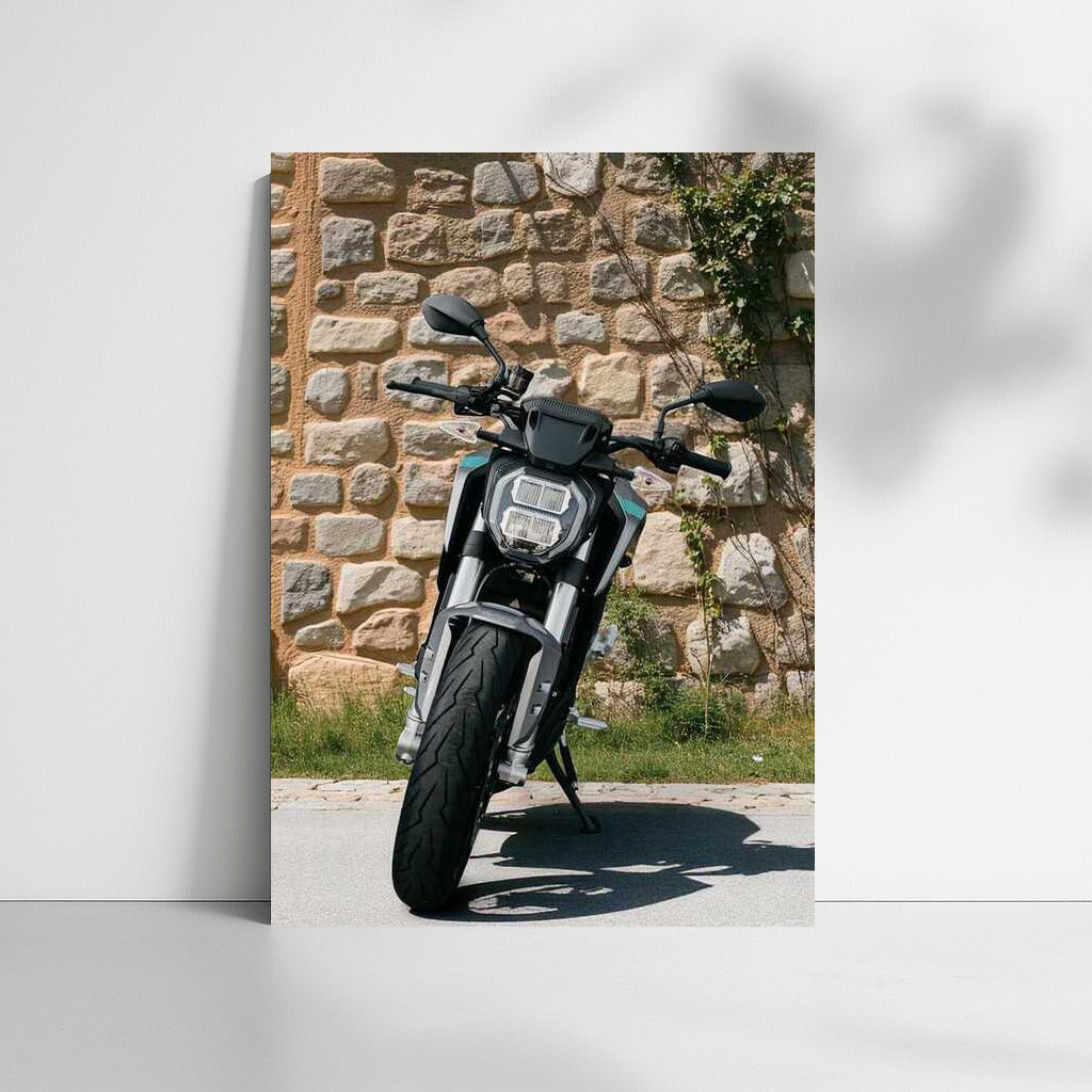 Electric motorcycle Zero S against the backdrop of ancient stone: dynamics and style