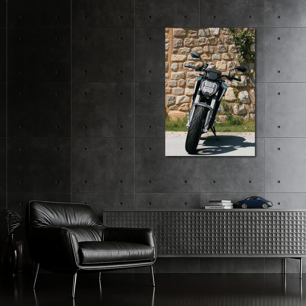 Electric motorcycle Zero S against the backdrop of ancient stone: dynamics and style