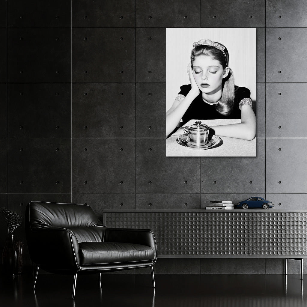 Tea Dream in the Rays of Glamour