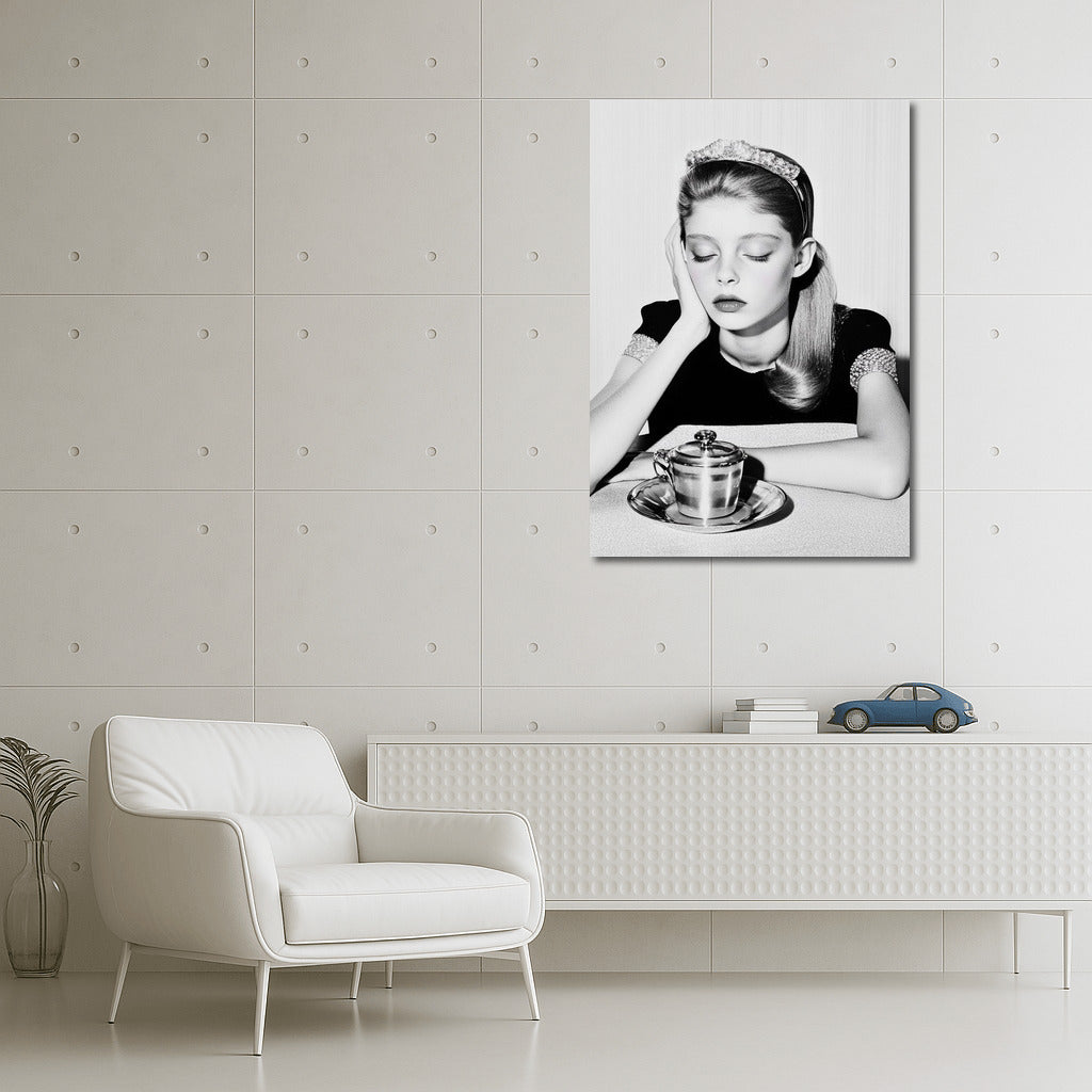 Tea Dream in the Rays of Glamour