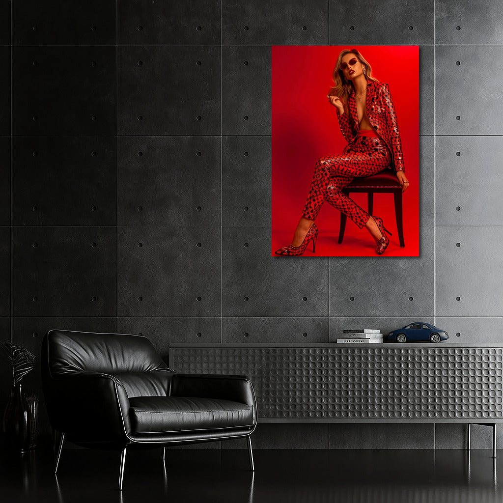 Glamour in Red: The Stylish Woman Who Catches the Eyes