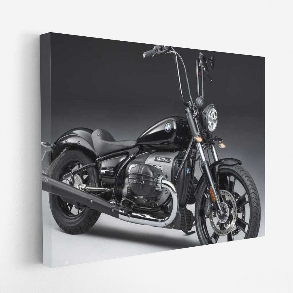 Elegant BMW R18: Dynamics and Style in Your Interior