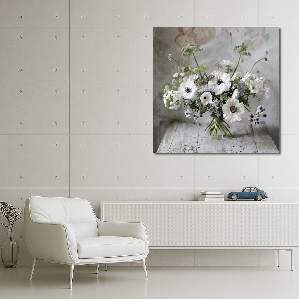 Minimalist Bouquet: Daisies and Lilies