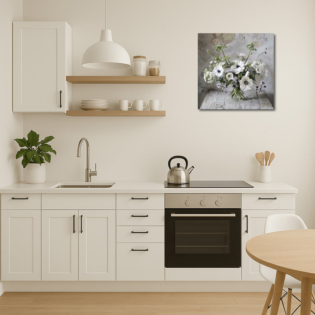 Minimalist Bouquet: Daisies and Lilies