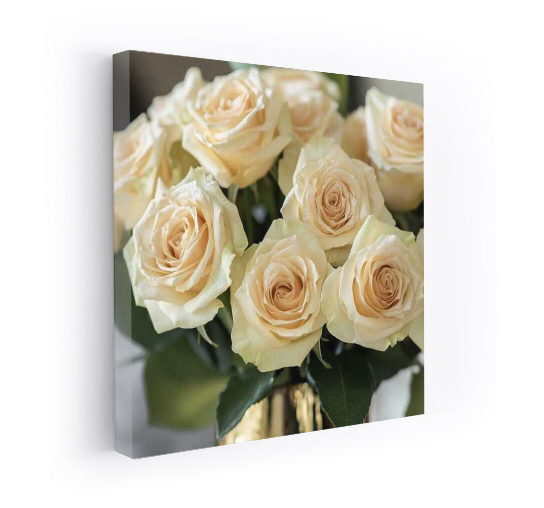 Bouquet of cream roses 'David Austin': Tenderness of nature on the wall