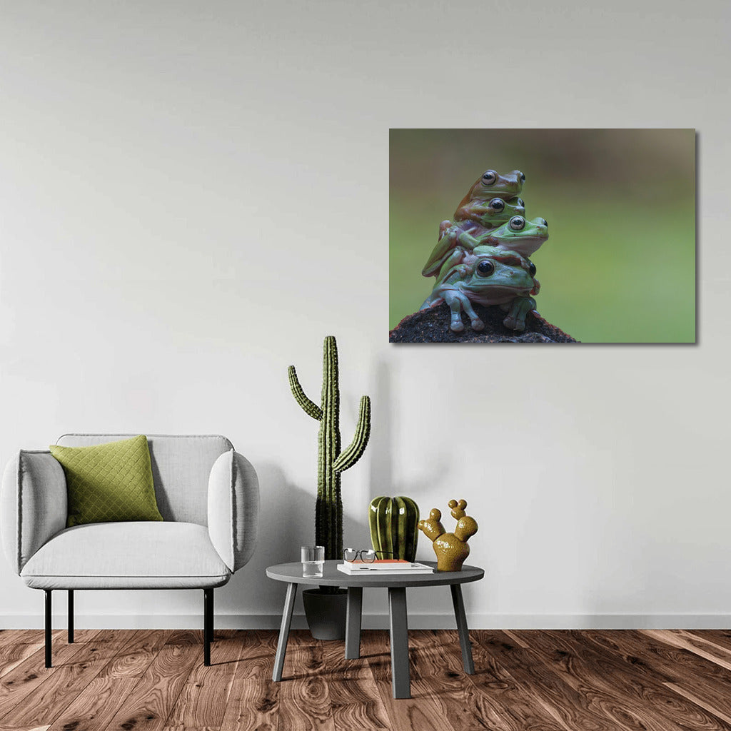 Frog Pyramid: Funny Green Frogs for Interior