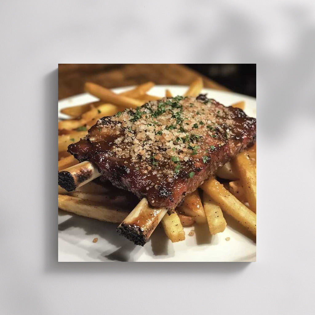 Juicy ribs with potatoes: appetite on the wall
