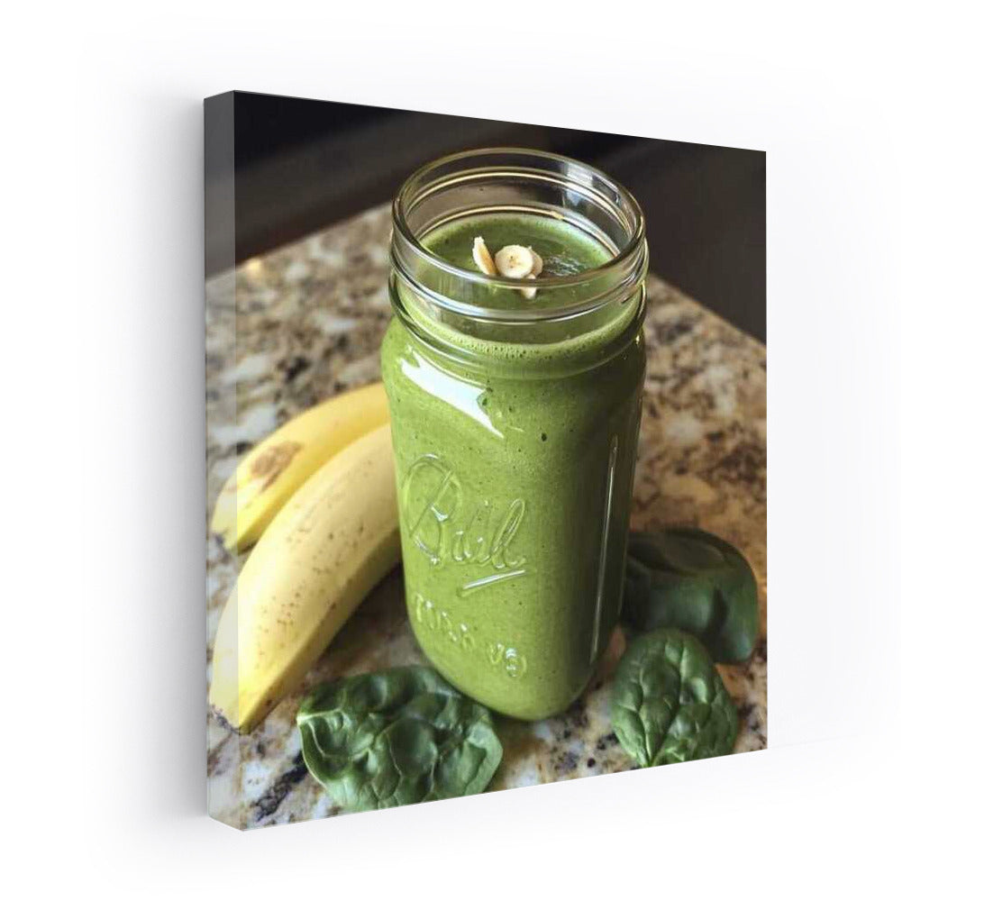 Green Smoothie with Banana and Spinach: Vitamin Explosion on Your Wall