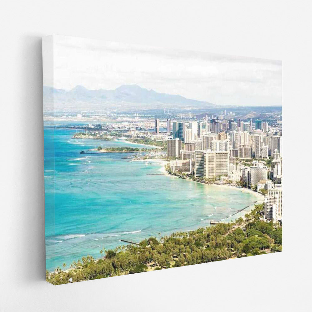 Honolulu Skyline: Cityscapes of the USA