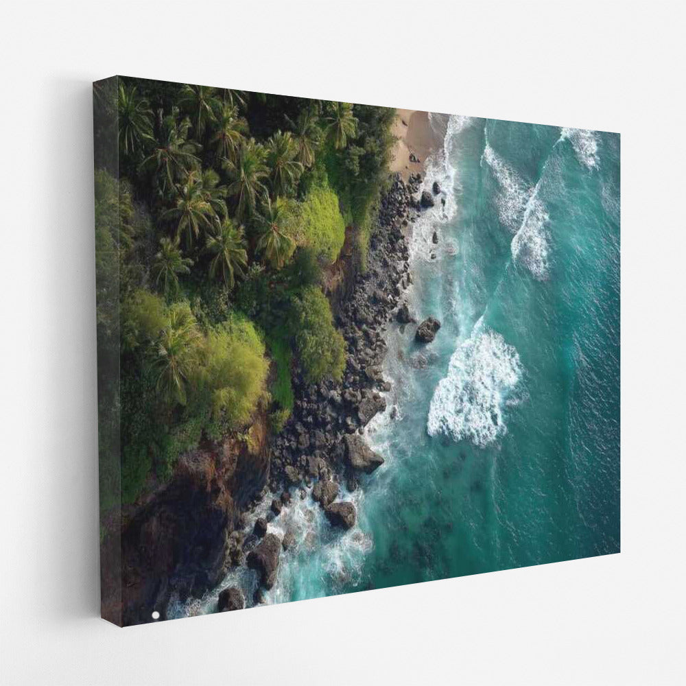 Harmony of Waves and Greenery: Honolulu in Tropical Paradise