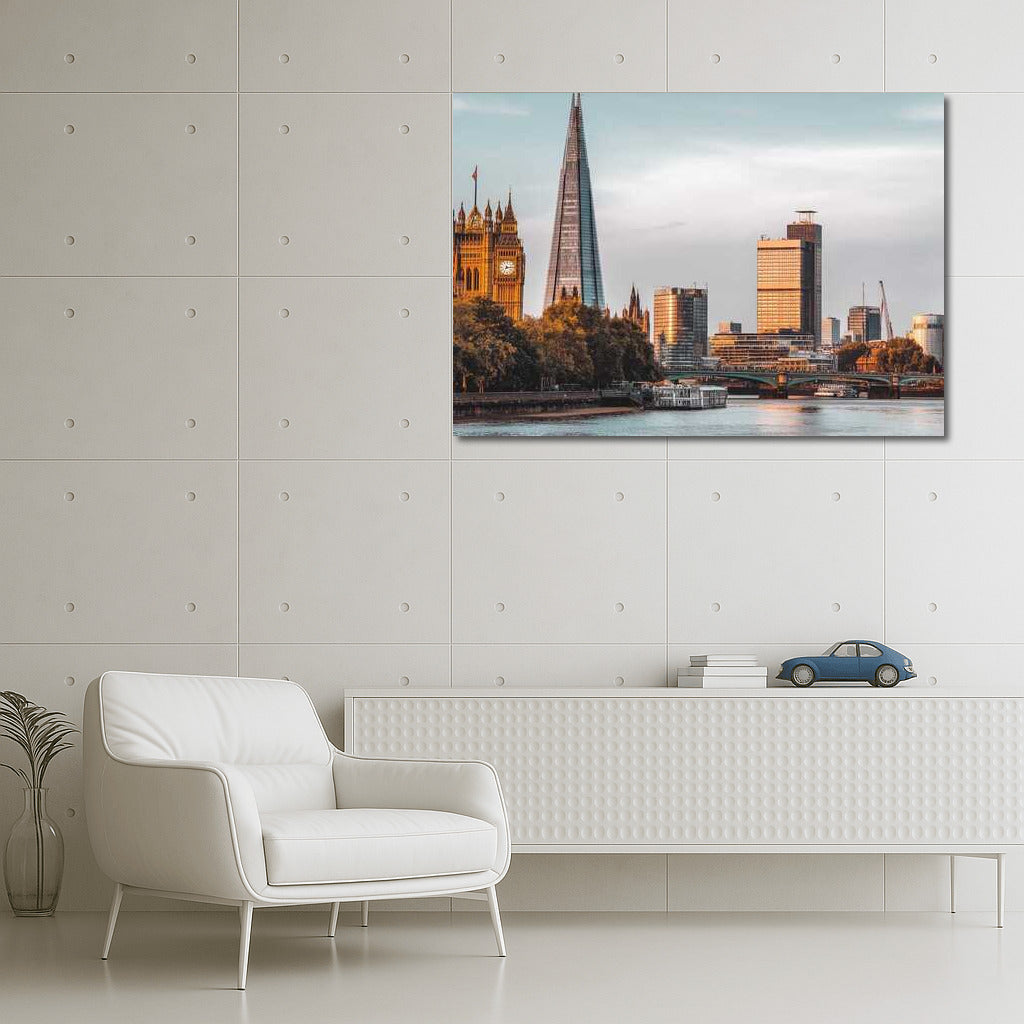London Dawn: Silhouettes and Evening Light in the Cityscape