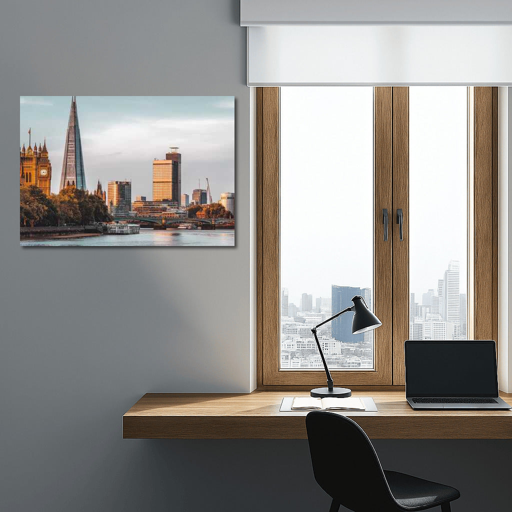 London Dawn: Silhouettes and Evening Light in the Cityscape