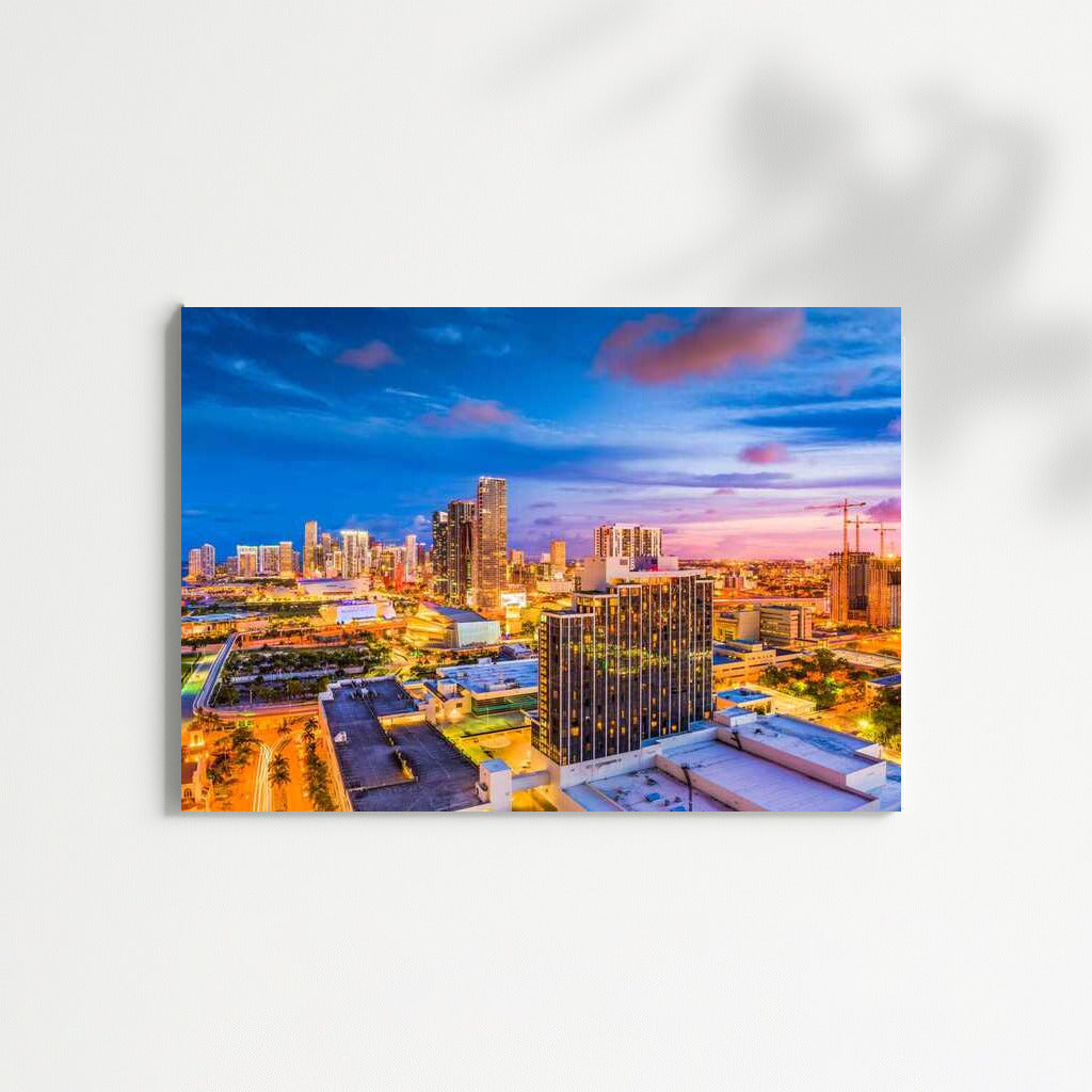 Miami Evening Light: Dynamics and Style