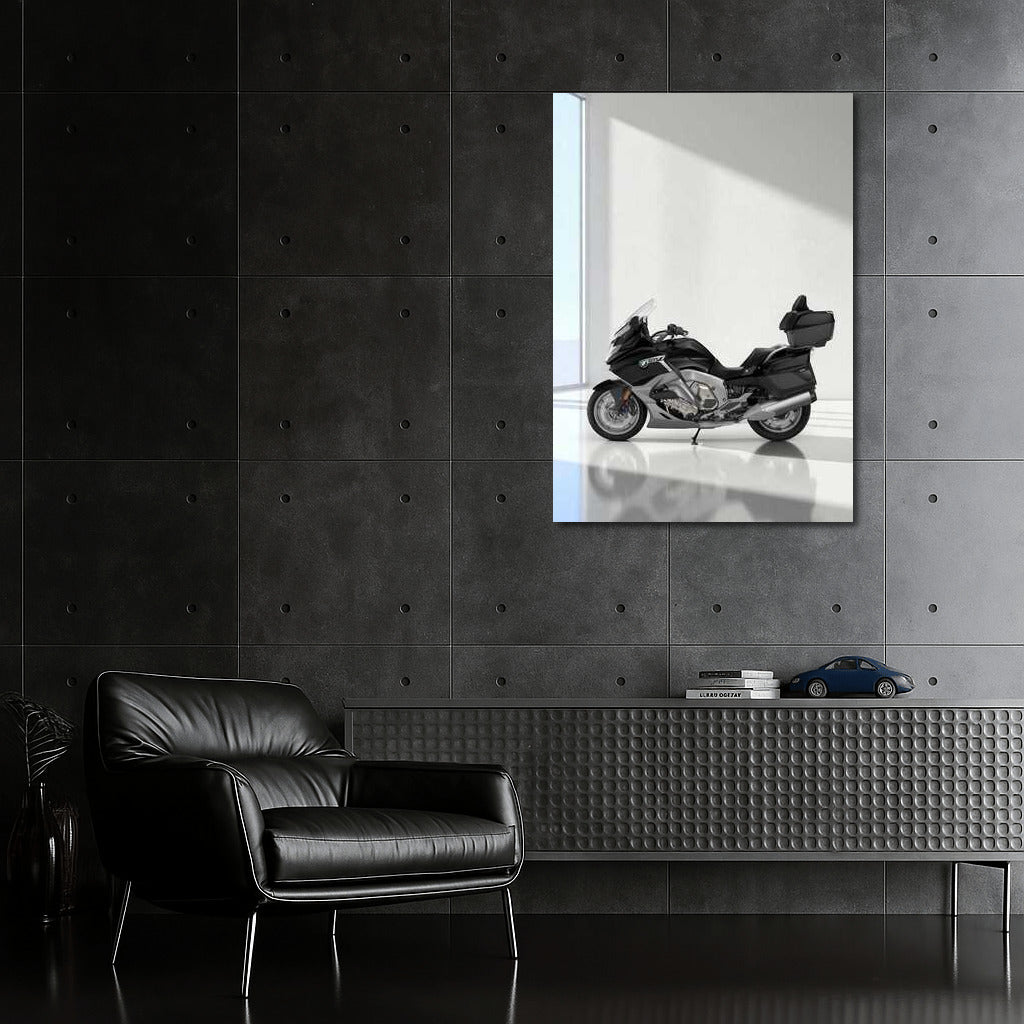 Elegance BMW K 1600 GTL: Minimalism and Power