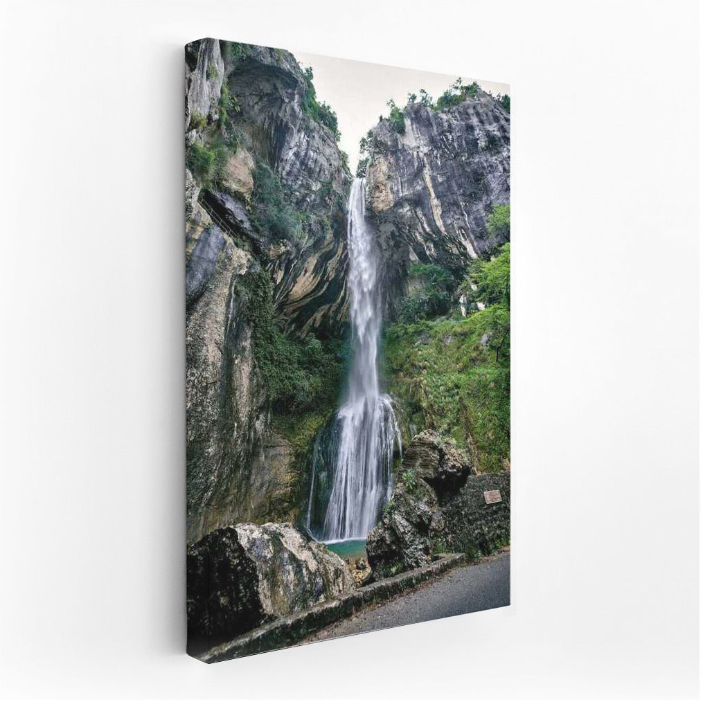 Freshness of the Waterfall: Harmony of Natural Landscapes