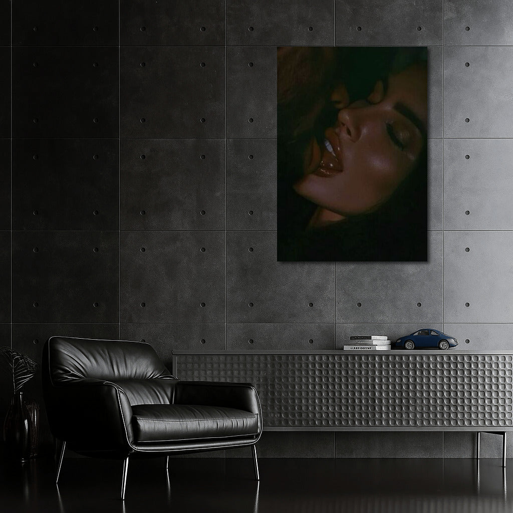 Peak of Passion: A Bold Accent in Your Interior