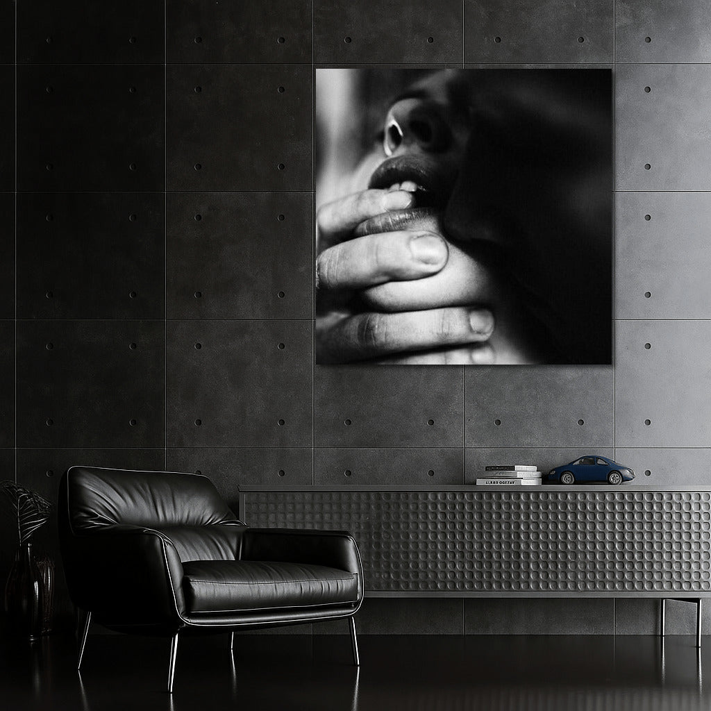 Black and White Passion: Subtle Touch