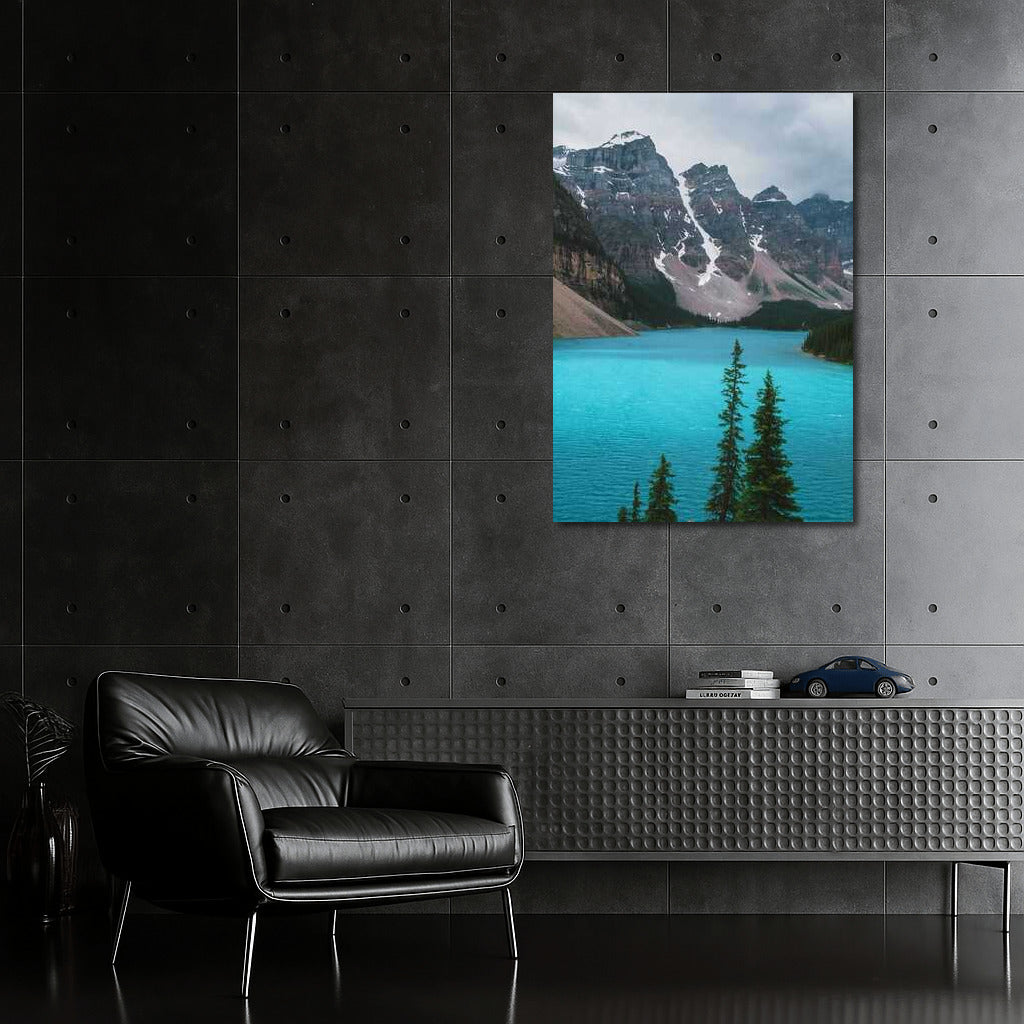 The Majesty of the Canadian Mountains and Lakes: Country Landscape