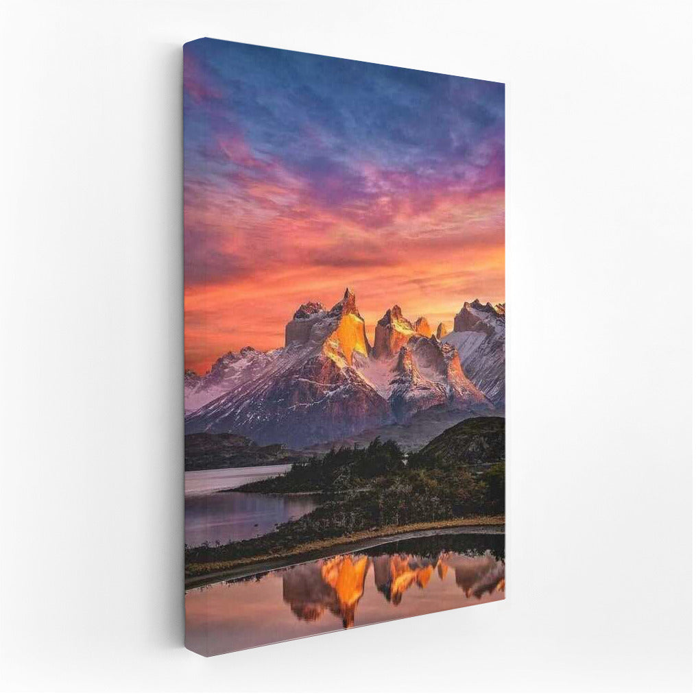 Sunset Charm of Chile: Mountains and Lakes in the Dance of Lights