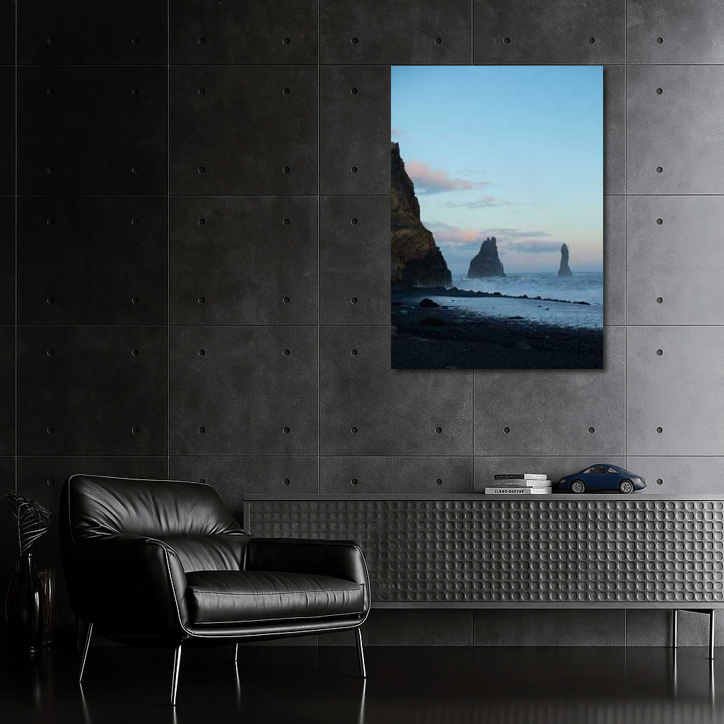 Wild Rocks of Iceland: Power of Nature and Noisy Surf
