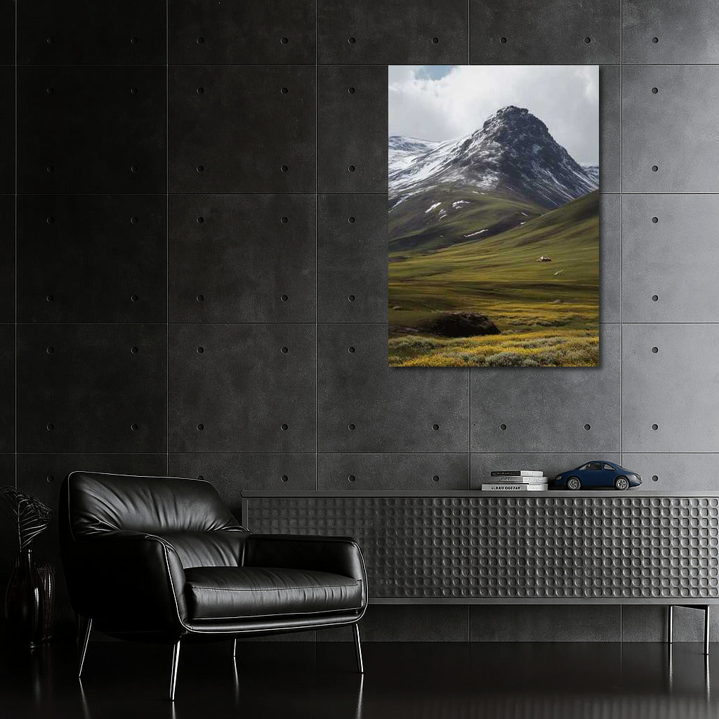 Iceland's Mountain Top: Green Spaces and Natural Charm