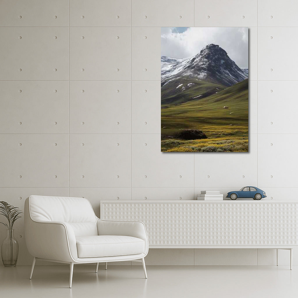 Iceland's Mountain Top: Green Spaces and Natural Charm