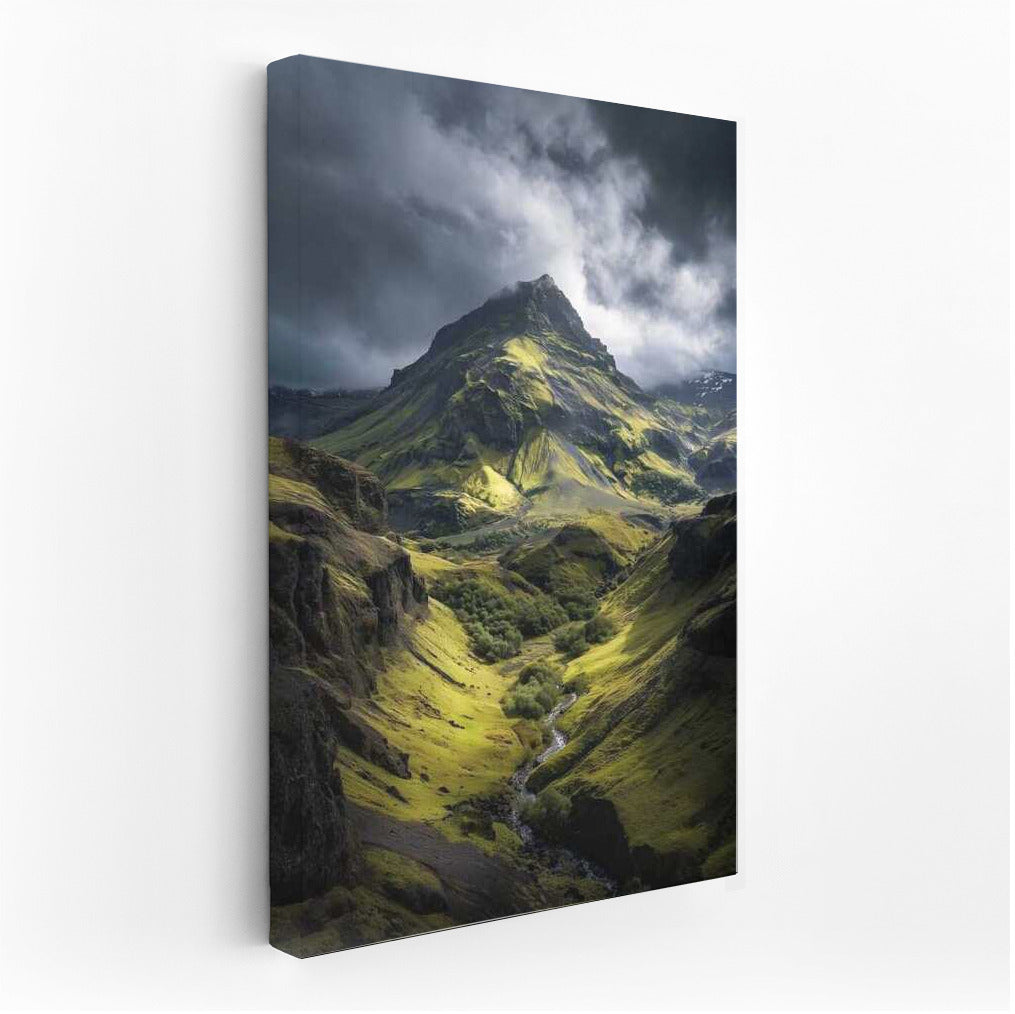 The Majesty of Iceland's Mountains: Wildlife
