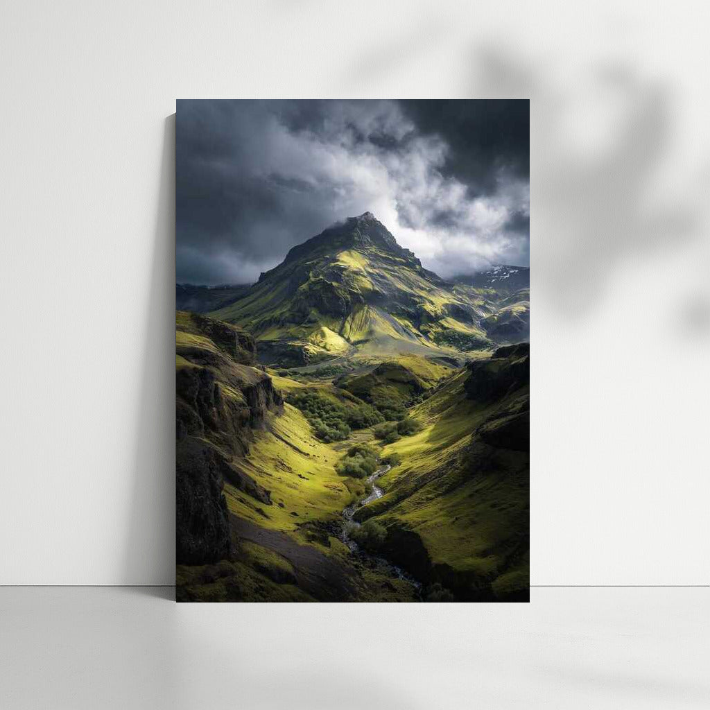 The Majesty of Iceland's Mountains: Wildlife