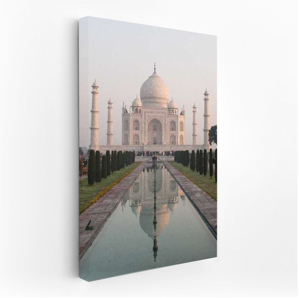 Taj Mahal in the Mirror: The Magic of India for Interiors