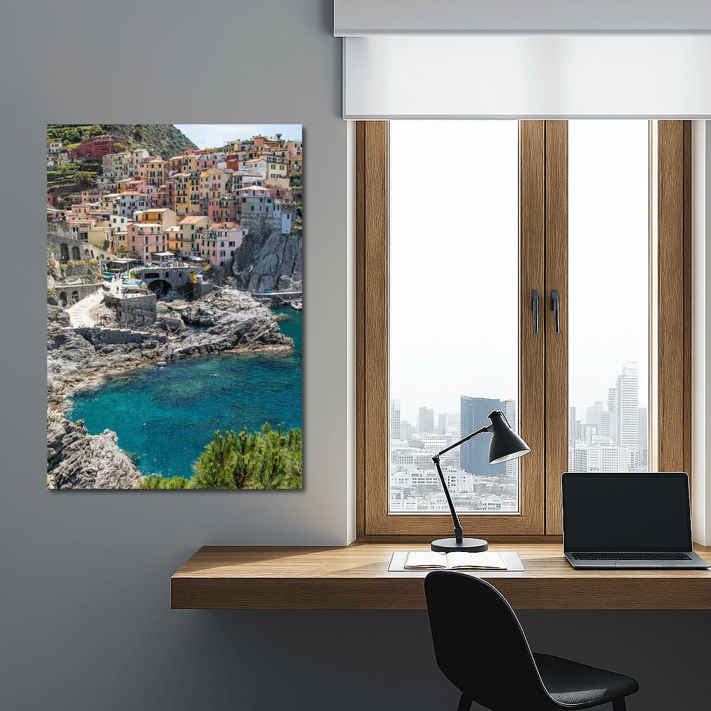 Vibrant Shores of Italy: Picturesque Views of the Azure Sea