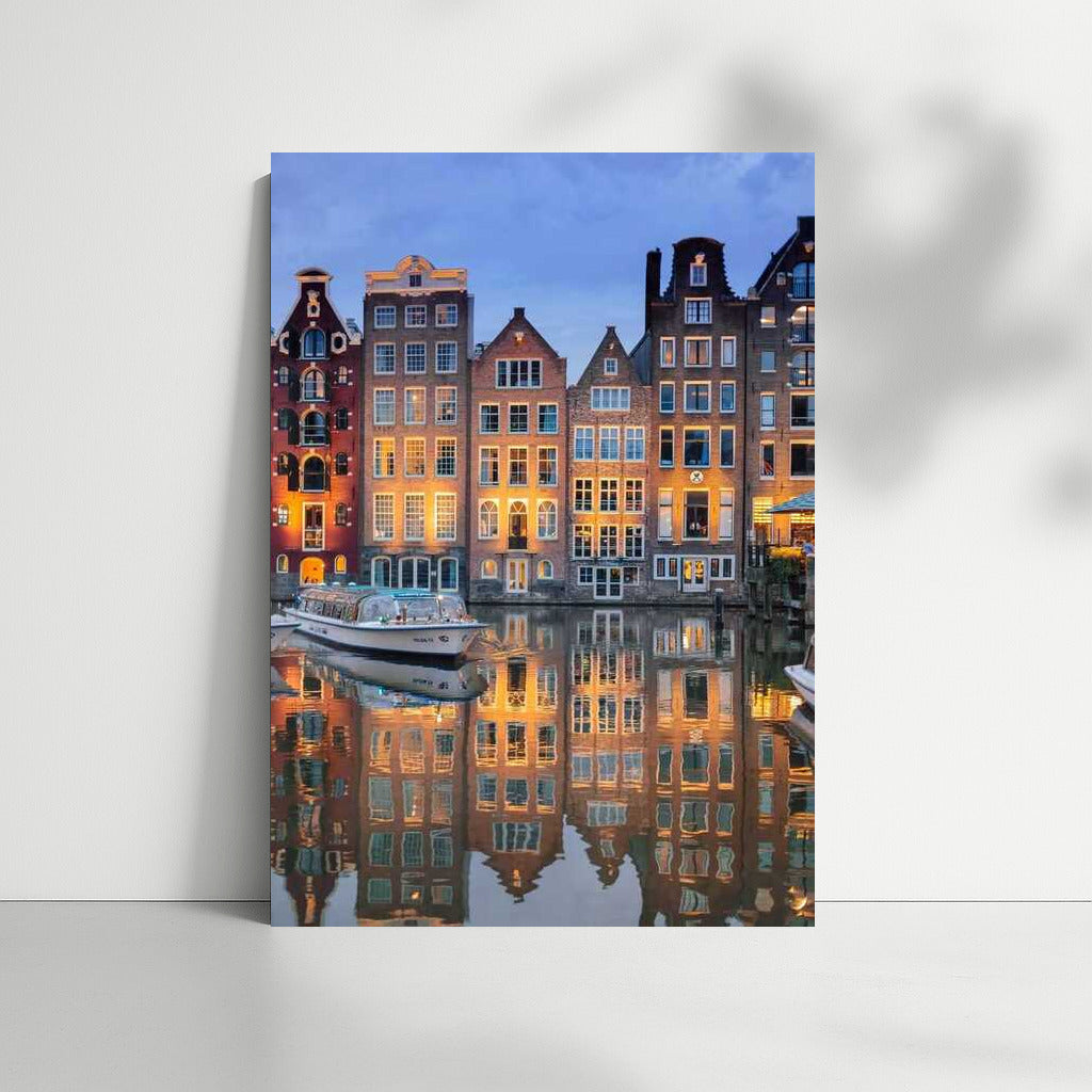 Dutch Facades: The Glitter of the Netherlands in the Mirror of Water
