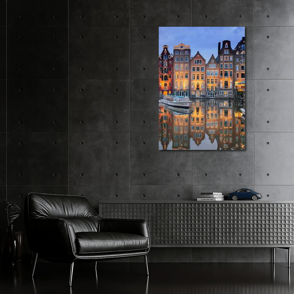 Dutch Facades: The Glitter of the Netherlands in the Mirror of Water