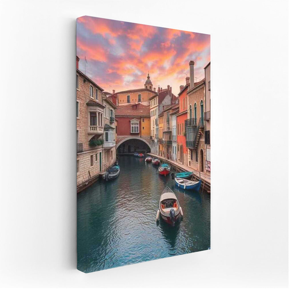 Spanish Sunset: Canal Comfort