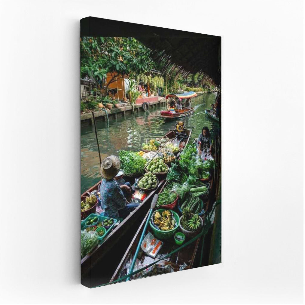Thailand's Floating Market: Colourful Boats and Fresh Fruits