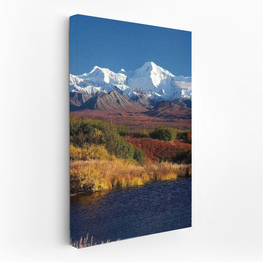 Alaskan Grandeur: Autumn Mountains and Wildlife of the USA