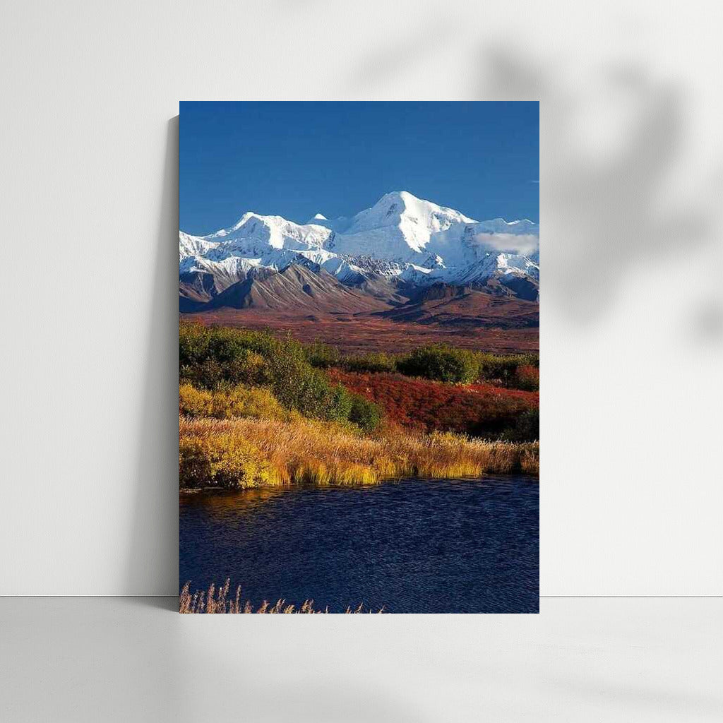 Alaskan Grandeur: Autumn Mountains and Wildlife of the USA