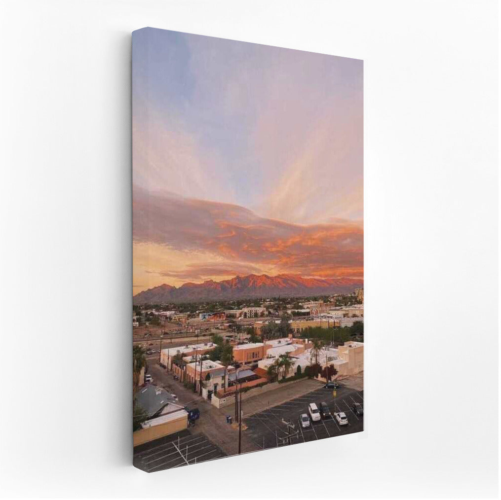 Sunset over the Arizona Mountains: The Charm of the USA