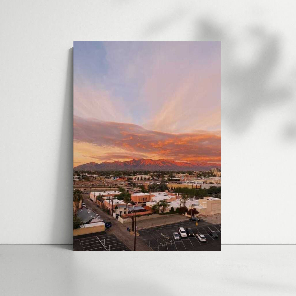 Sunset over the Arizona Mountains: The Charm of the USA
