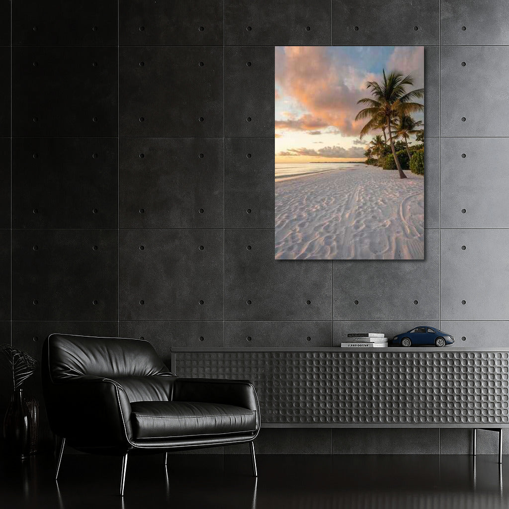 Florida's Sunny Shores: White Sand and Palm Trees